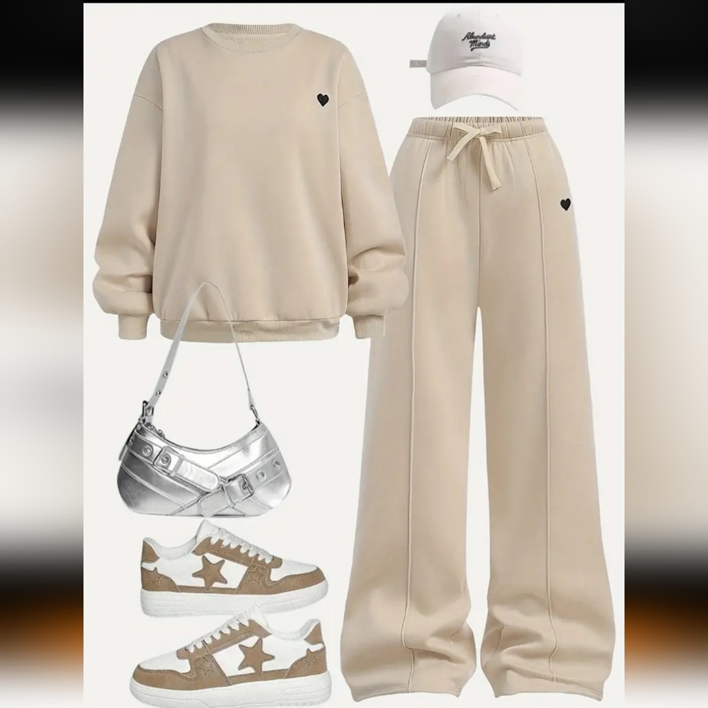 Cream Sweatshirt and Joggers Set with Black Heart